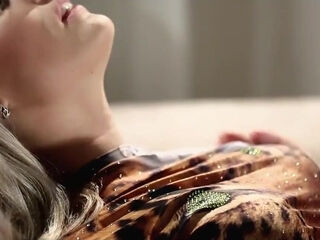 Filling up the cunt of this sensual blonde is quite a soft sensation