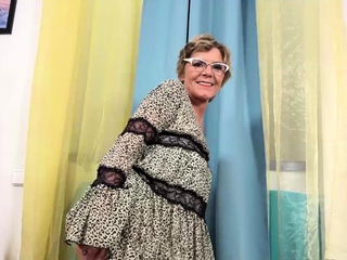 Naughty GILF Igna loves to play with cocks. Today this