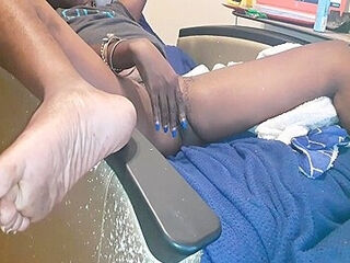 Worship The Hairy Pussy Ebony Milf Amateur Vagina