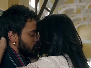 Anushka Sharma &ndash; Hot Kissing Scenes 4K