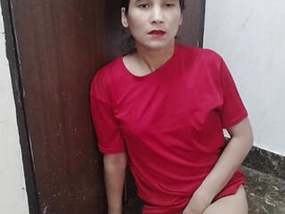 Aunty ko saman dene ke bahane pel diya