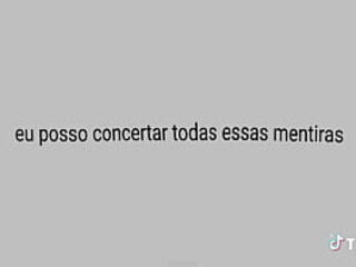 Marido sai para trabalhar e novinha milf senta no consolo para se aliviar o tes&atilde_o