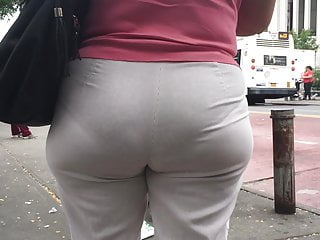 Lovely Gilf Vpl butt in milky trousers