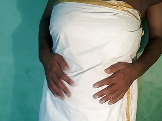 Kerala aunty hot showing