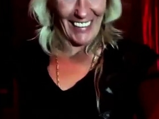 mature blonde masturbating in a webcam