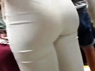 Candid milf great ass in white pants