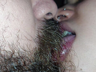 MOANING HORNY, WHILE LICKING AND KISSING THE NAUGHTY MOUTH OF THE BITCH WHO MASTURBATES HIS COCK