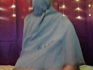 JOI Watch How Dildo Does It Better Than You Mia Niqab